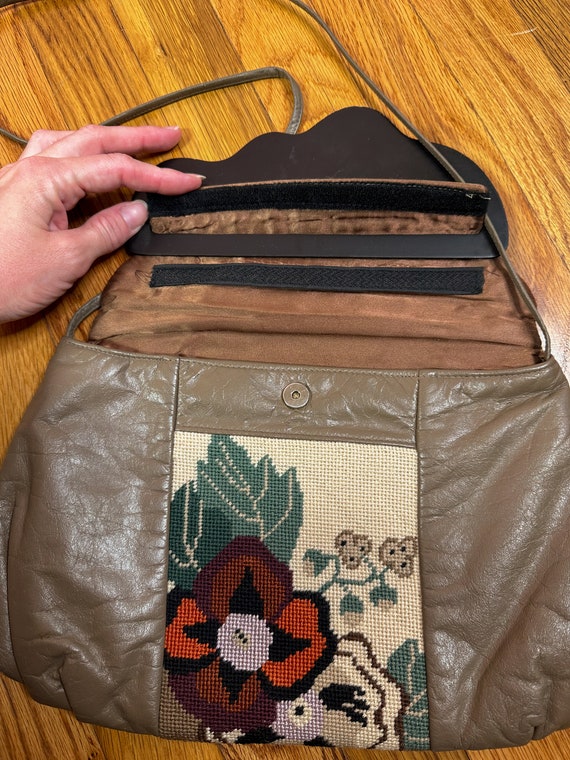 Vintage 1980s Moon Bag Beige Floral Tapestry Cros… - image 4