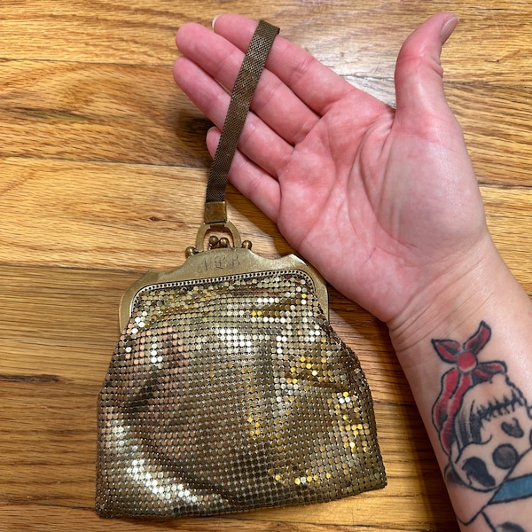 Vintage 1930s 40s Whiting & Davis Gold Metal Mesh Purse