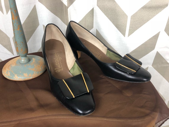 naturalizer gold pumps