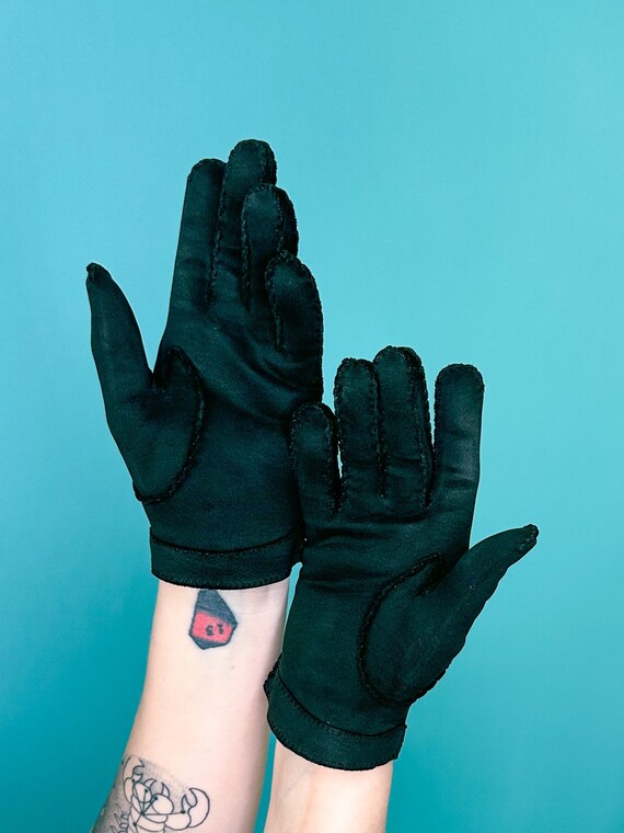 40s 50s Black Short Gloves - image 6