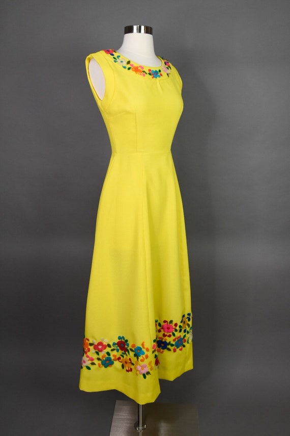 1960s 70s 25W Yellow Maxi Dress Sleeveless