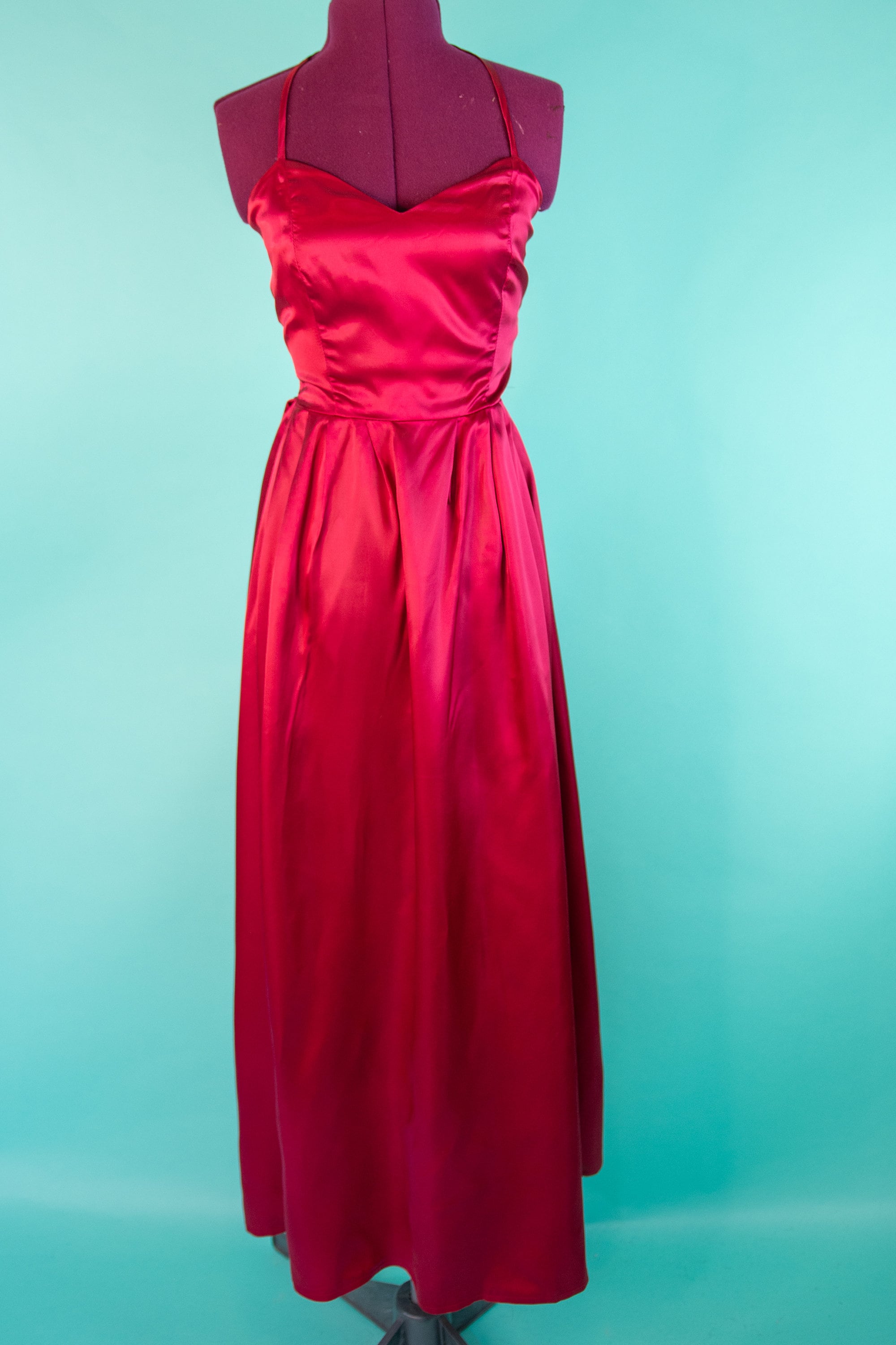 1970s 26W Red Halter Dress Evening Gown 
