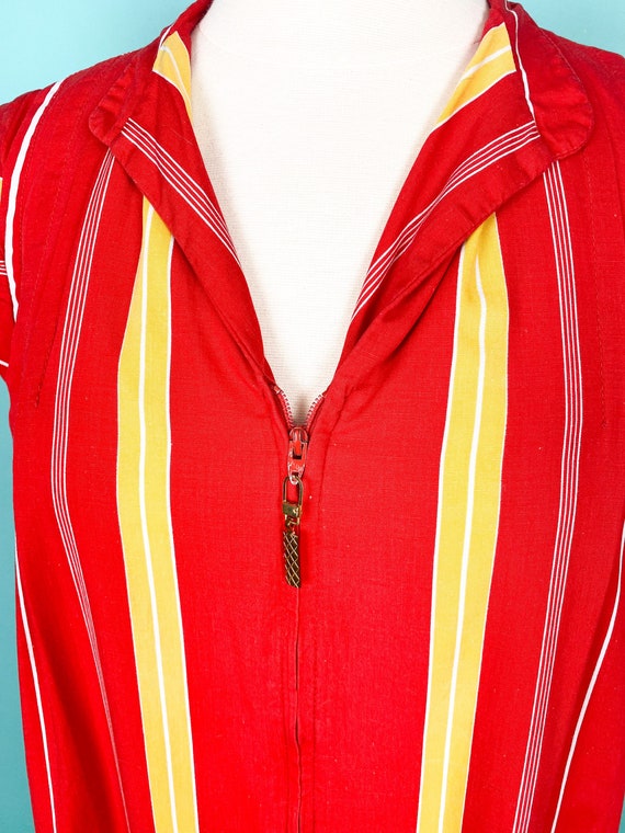 1970s Large House Dress Zip Front - image 3