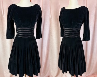 Vintage 1950s Black Dress Velvet XS 24 Waist