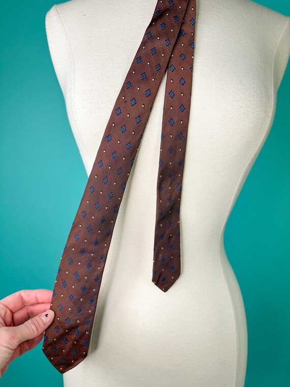 50s 60s Brown Tie Sharkskin Fabric - image 6