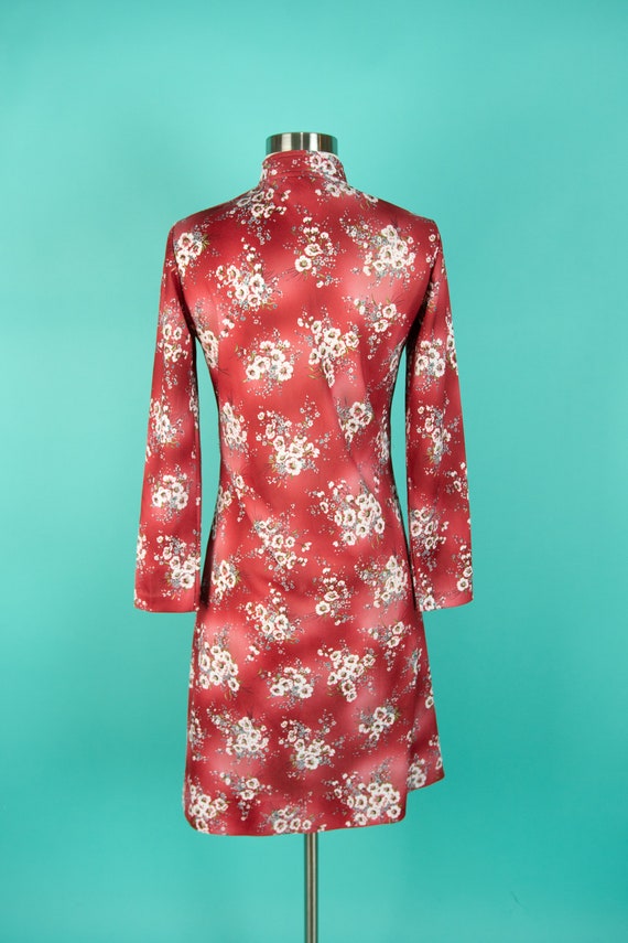 1970s 30" Waist Red Floral Dress - image 6