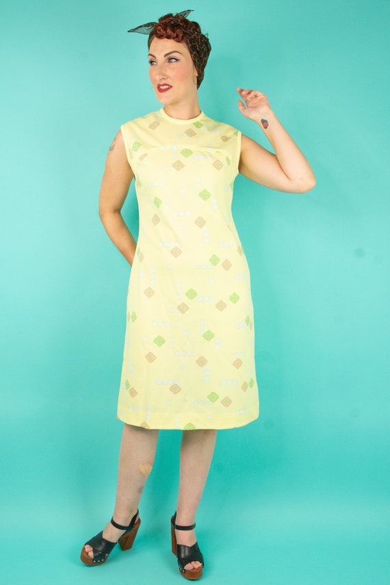 Vintage 1960s 36W Yellow Mod Dress Sleeveless - image 2