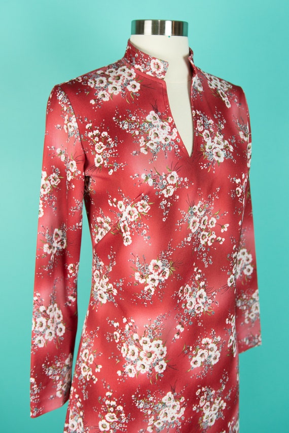 1970s 30" Waist Red Floral Dress - image 3