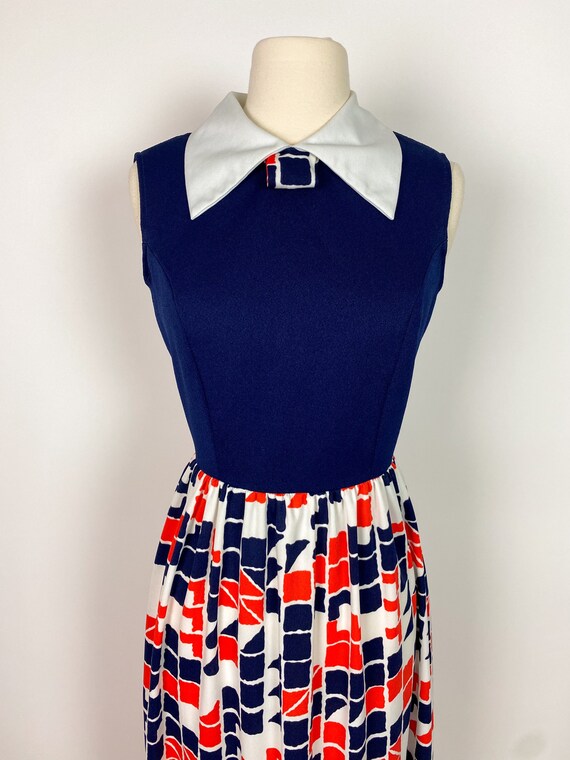 1970s S/M Blue White Red Color Block Geometric Dr… - image 4