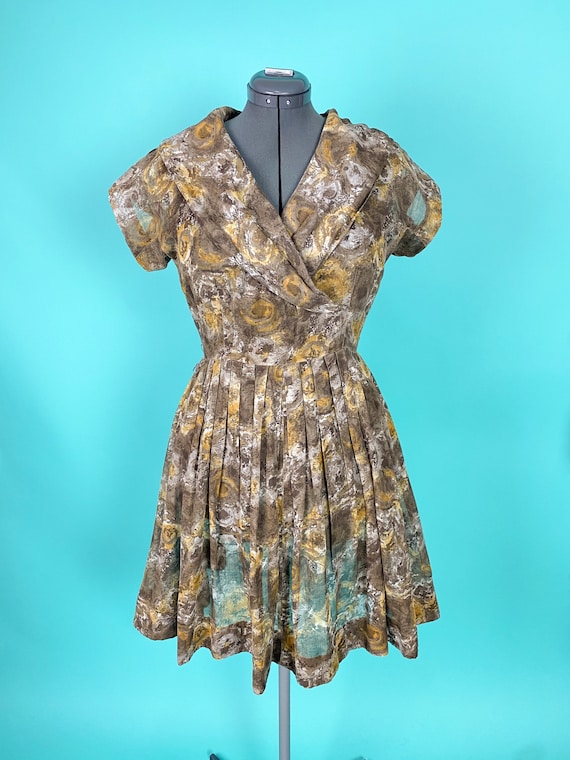 Vintage 1950s Floral Dress Brown 31W volup - image 5