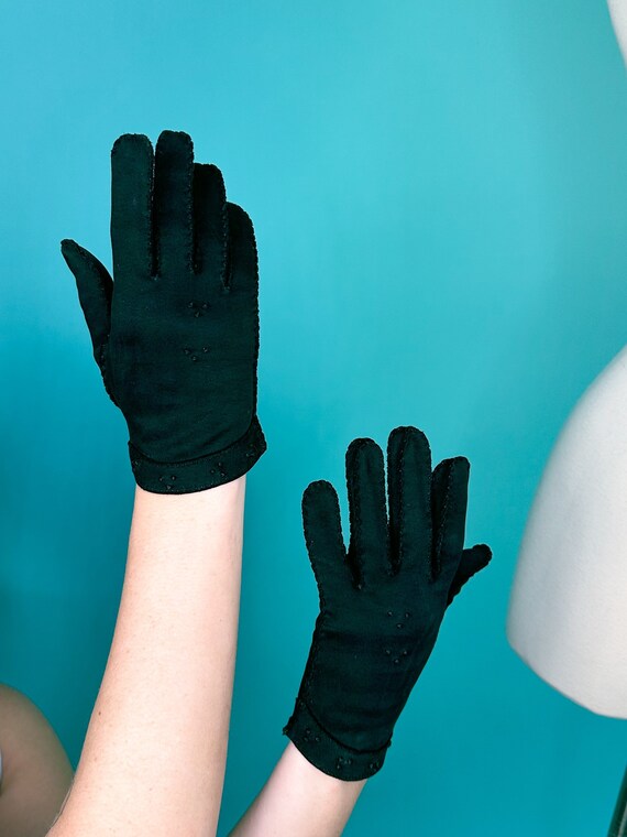 40s 50s Black Short Gloves - image 7