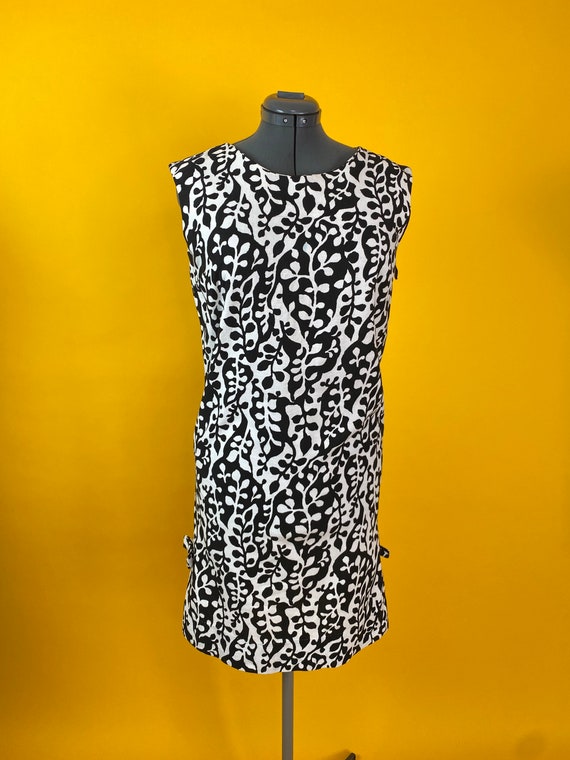 Vintage 1960s 40” Bust Mod Vine Print Black and W… - image 2