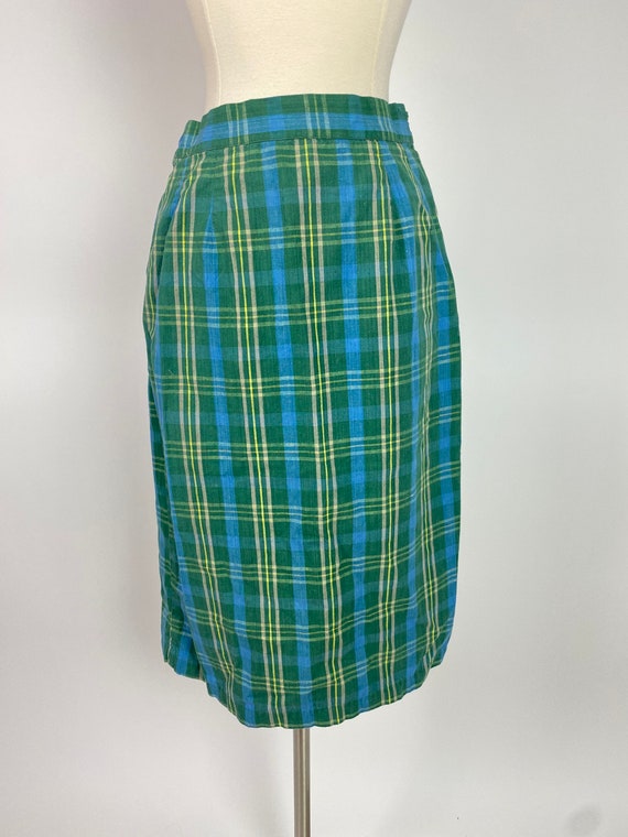 1950s 1960s 26 28W Small Green Plaid Skirt - image 1