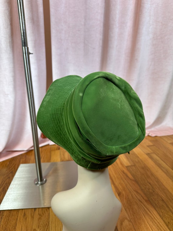 Vintage 1940s 50s Green Velvet Hat - image 7