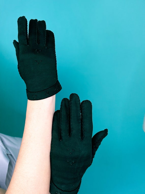 40s 50s Black Short Gloves - image 3