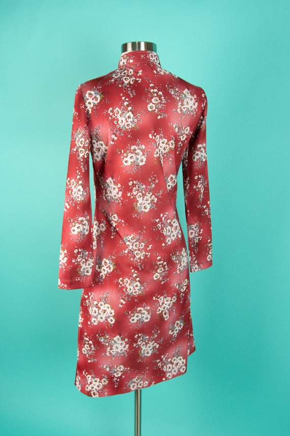 1970s 30" Waist Red Floral Dress - image 7