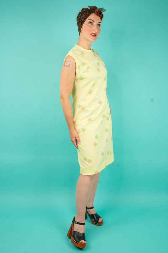 Vintage 1960s 36W Yellow Mod Dress Sleeveless - image 6