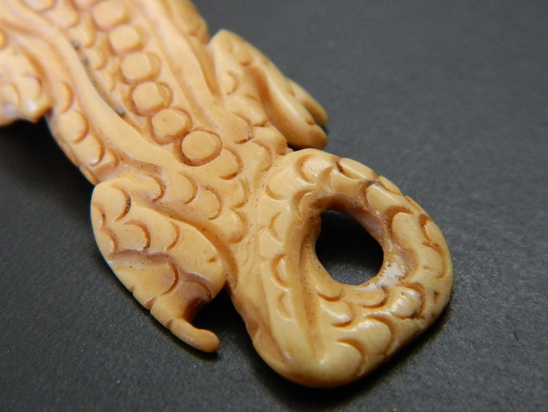 Handmade Carved Ox Bone Lizard Focal Pendant Bead Amulet Pendant 55MM Sandy Brown Hand Carved Ox Bone Lizard Pendant Bead Amulet