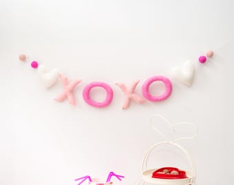 Pink XOXO Felt Letters Valentine Garland : Nursery Bookshelf Decor