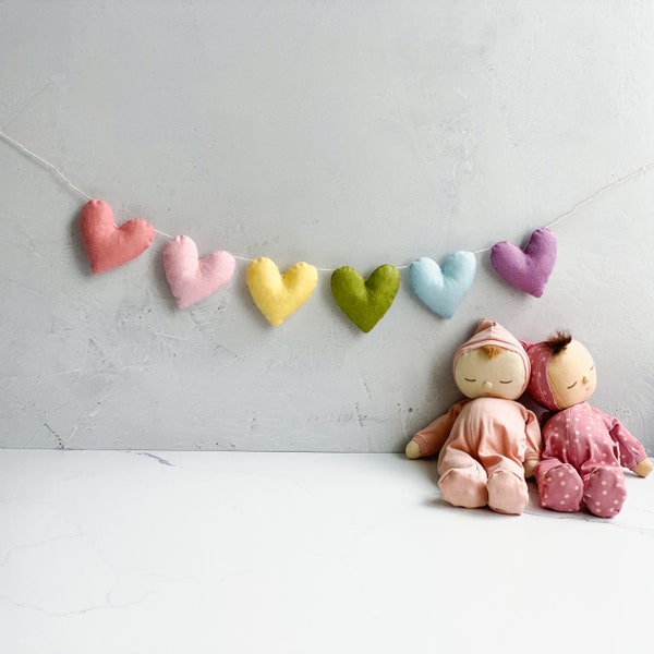 Pastel rainbow heart garland |  Valentines Felt heart garland | Felt wall hanging | Felt garland nursery | Wall banner | Crib garland