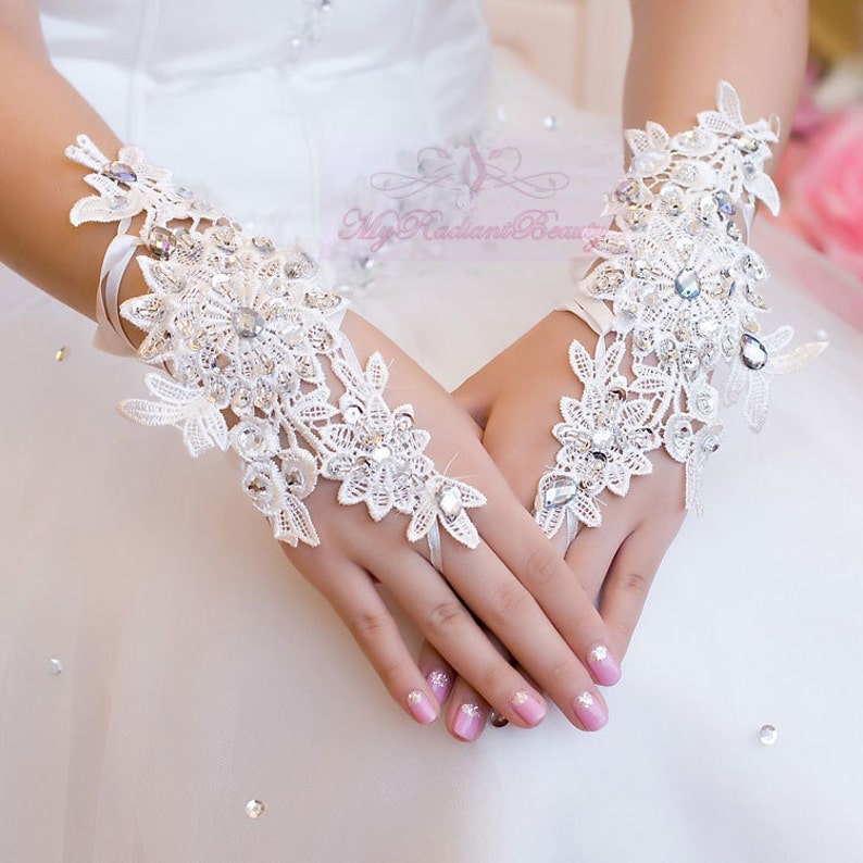 short bridal gloves
