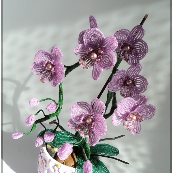 Flor de planta de orquídea topiaria artificial con cuentas francesas en maceta