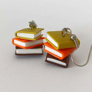 Stack of Books Dangle Earrings – Old Book Lover Jewelry, Teacher Reader Bookworm Gift