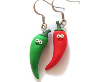 Gioielli alimentari in miniatura, orecchini di peperoni rossi rossi, orecchini di pepe verde, gioielli di argilla polimerica, orecchini alimentari regalo vegetariano per mamma emoji