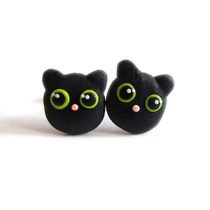 Ohrstecker mit schwarzer Katze: Handgemachte Tier Schmuck aus Polymer Clay