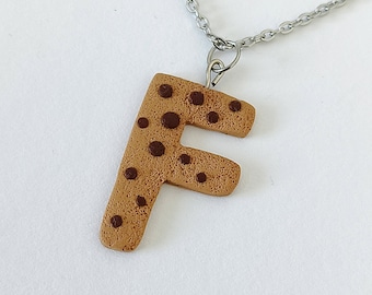 Collana con lettera F, Ciondolo con lettera F, Collana iniziale, Collana con nome personalizzato, Collana per bambini, Regalo di compleanno, Collana per ragazze in argilla polimerica