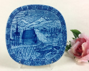 1990 Rorstrand Sweden Collector&#39;s Plate, Design Gunnar Nylund, Christmas Collectible Limited Edition Series, Cobalt Blue Decor Swedish Motif