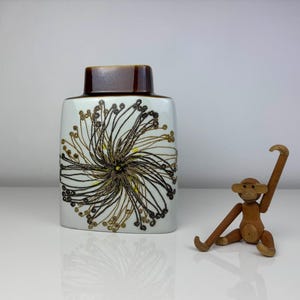 Vaso Baca di Royal Copenhagen. Disegnato da Ellen Malmer. Vaso a cuscino. Ceramica vintage anni '60. Alluminia Faience, Danimarca.