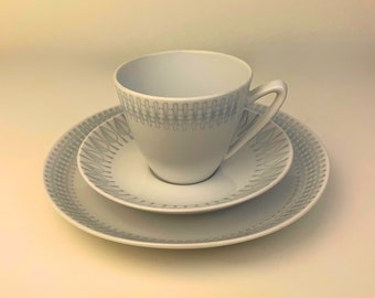 Karlskrona Upsala Ekeby: Exclusive Midcentury Swedish Teacup Trio Set - Leaf Pattern, Vintage Scandinavian Design Collectible