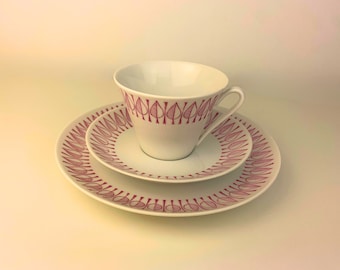 Karlskrona Upsala Ekeby: Exclusive Midcentury Swedish Teacup Trio Set - Leaf Pattern, Vintage Scandinavian Design Collectible