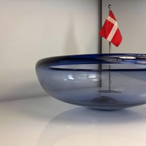 Holmegaard Large Glass PER LÜTKEN Bowl. “Arne / Provence”. 1950s Scandinavian Design. Signed. Mid century Modern.