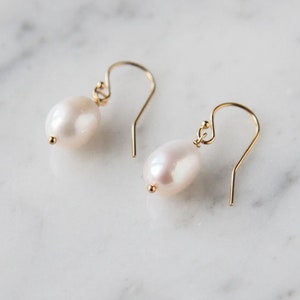 14K gold filled Pearl drop earrings, Wedding earrings. Pearl bridal earrings, sterling silver earrings. Freshwater pearl earrings. SACHA