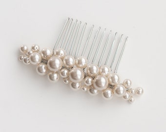 Bridal comb and Pearl wedding headpiece. Pearl Bridal headpiece for weddings. Pearl bridal headpiece, wedding accessories for brides POPPY.