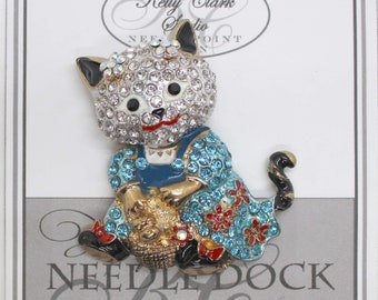 Kitty Cat Needle Dock, Canvas Magnet, Needle Minder, Needle Garage