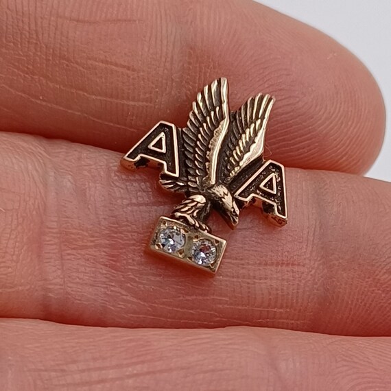 American Airlines 10k Gold Lapel Pin Gem