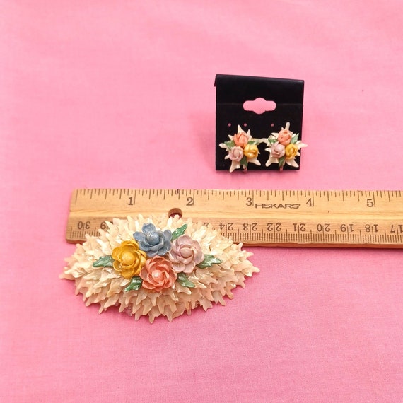 Vintage Delicate 1940's Shell and Scale Floral Br… - image 2