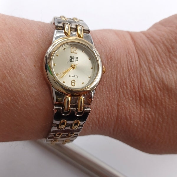 Faded Glory, Two Toned Metal Link Quartz Ladies Wrist Watch, New Battery Runs