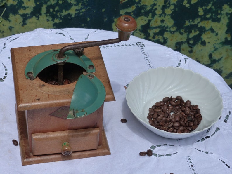 Green Coffee Grinder Wood /& Metal Coffee Grinder Grand M\u00e8re French Kitchen Vintage French Coffee Grinder French Decor