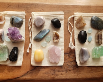 Assorted Crystals, Raw Crystals, Tumbled Crystals, Crystal Pouch, Crystal Gift Set, Gift Idea, Labradorite, Agate, Calcite, Aquamarine