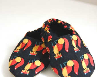 Fox baby shoes, fox print, fox gift, fox baby, pram shoes, crib shoes, baby booties, gender neutral gift, new baby gift, baby shower gift