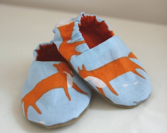 Fox baby shoes, baby booties, crib shoes, pram shoes, baby fox gift, fox print, fix gift, new baby gift, unisex baby gift, unisex baby shoes