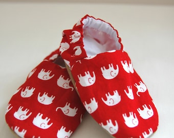 Elephant baby shoes, elephant print, elephant gift, elephant baby, gender neutral gift, baby shower gift, new baby gift, pram shoes, booties