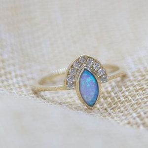 Vintage ring, diamond ring, opal ring, engagement ring, unique, Crown ring, opal engagement ring, Diamond halo, blue, art deco, gift for her image 4