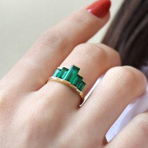 Emerald Baguette gemstone 14K gold ring, Green gemstone ring, Rose gold ring, art deco ring