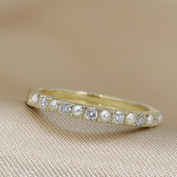 Diamonds and Pearls alternating half eternity Gold Ring