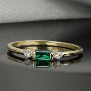 Baguette Emerald and Diamond ring, Baguette Emerald , round Diamonds. dainty ring, Green Gemstone, Emerald and diamond